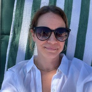 Meet your Posher, Elizabeth